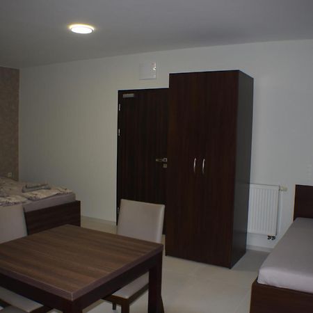 Vila Lexus Velky Meder Exterior photo