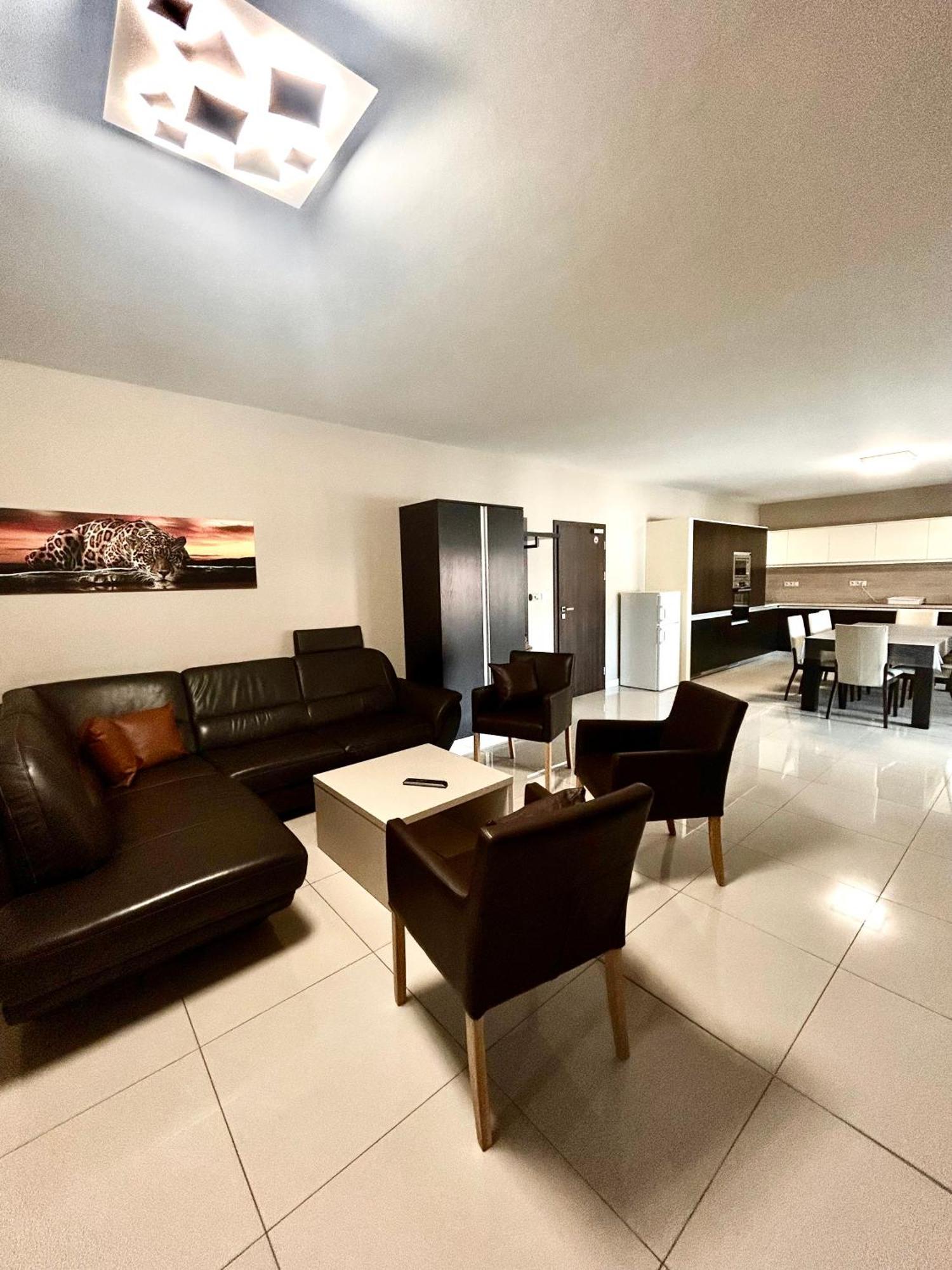 Vila Lexus Velky Meder Exterior photo